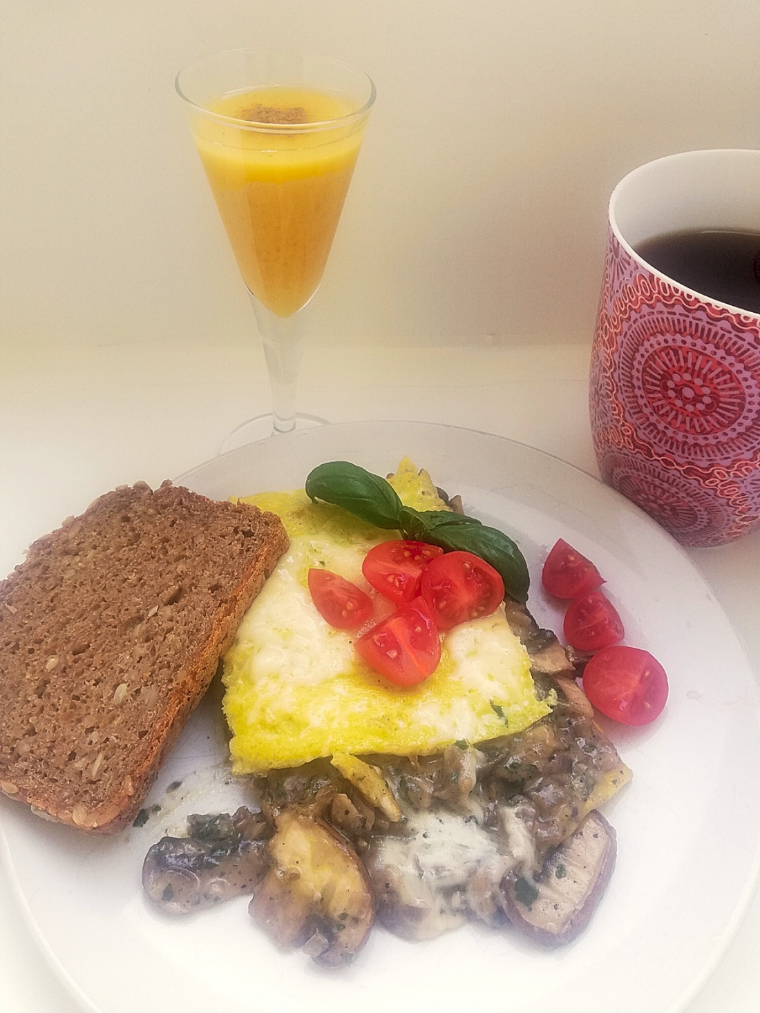 Omlette mit Champignonragout